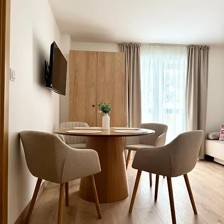 Mountain - Wypozyczalnia - Bus Białka Tatrzańska