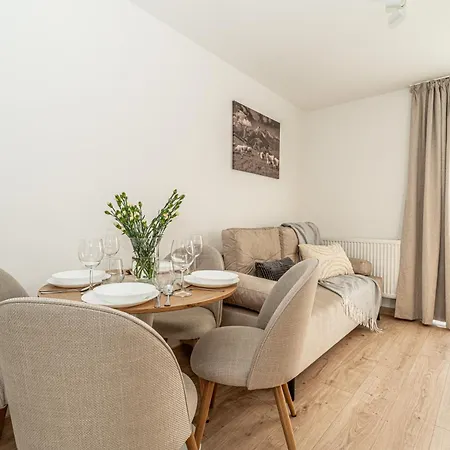 Apartment Mountain - Wypozyczalnia - Bus