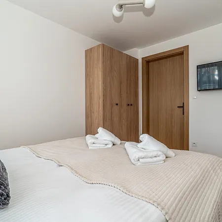 Mountain - Plac Zabaw - Dmuchaniec - Plac Zabaw - Wypozyczalnia Rowerow Elektrycznych E-bike Apartmán